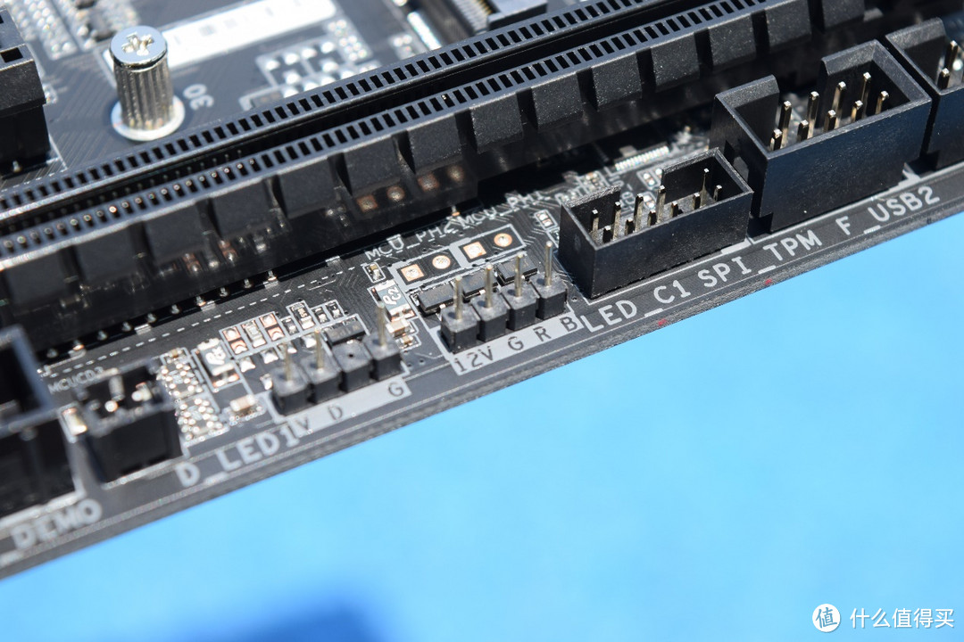intel i5-10600K搭配技嘉B460M AORUS PRO主板性能表现如何