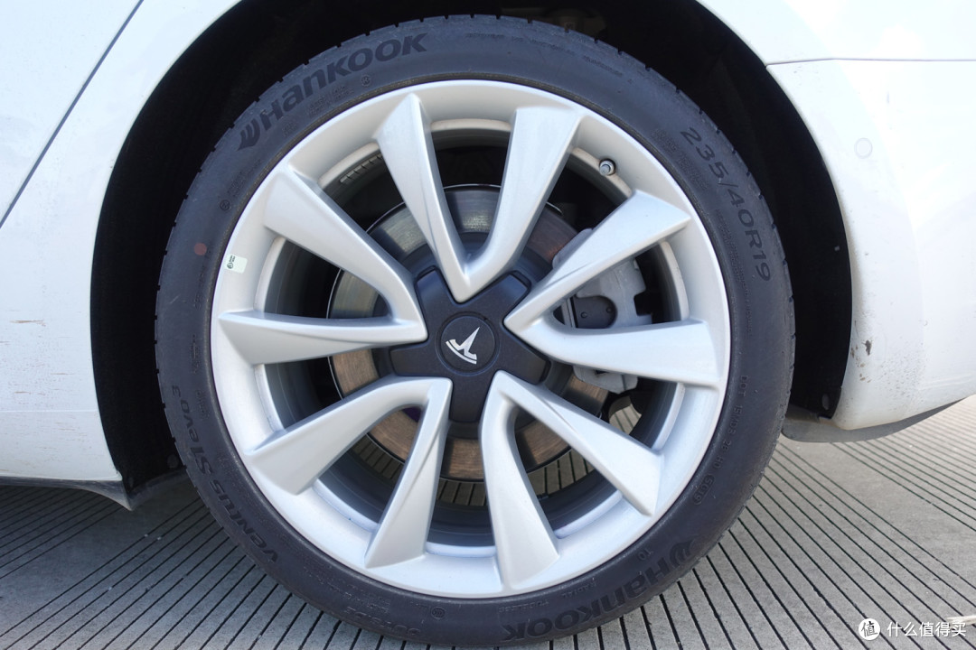 丐帮偶像派 低配Model 3 初试