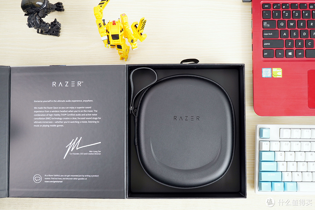 THX加持震撼声场，质感优秀多场景应用——Razer Opus雷蛇寂星鲨头戴式主动降噪耳机