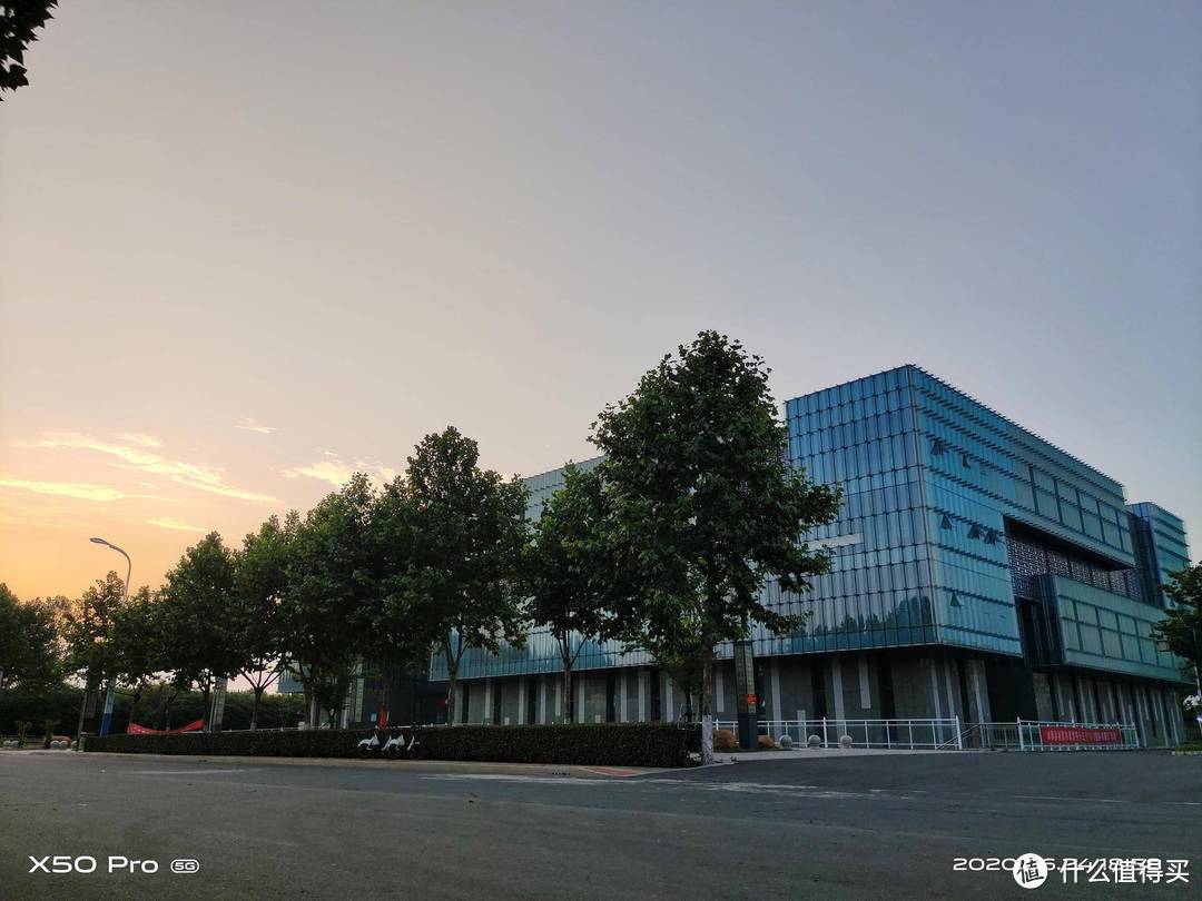 超稳微云台,夜拍、视频提升如何?vivo X50 Pro上手实测