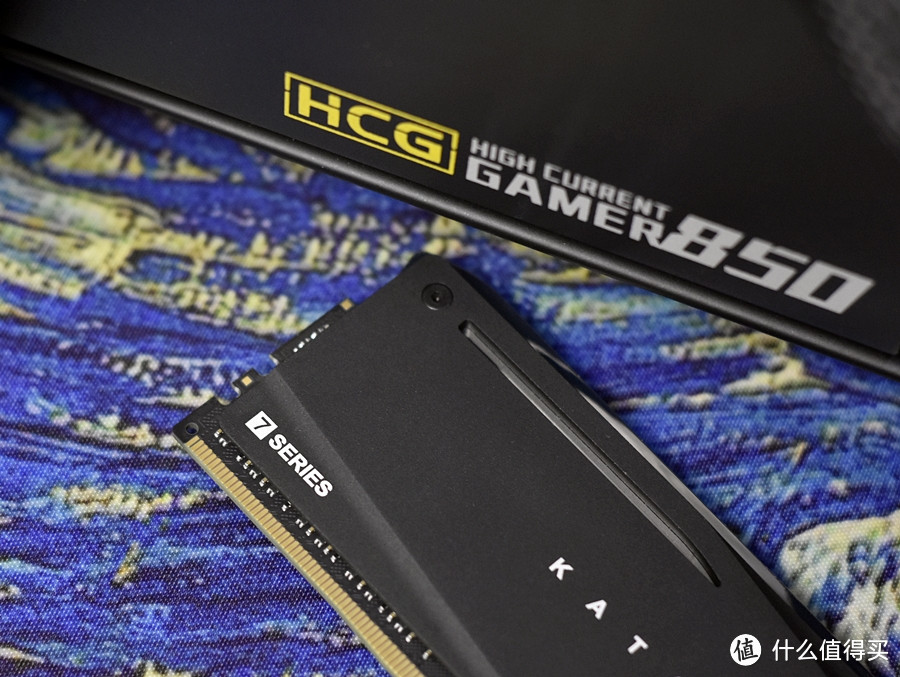  武士刀划破苍穹 RGB流光溢彩 安钛克Antec KATANA DDR4台式机内存图赏