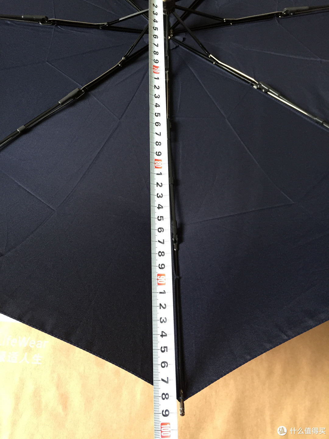 优衣库折叠伞,雨天出门好选择