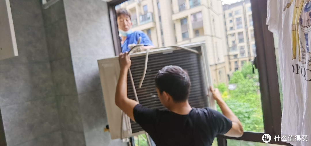 性价比很高的自住三室一厅全屋空调安装——格力空调、松下空调安装过程！