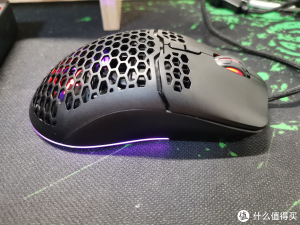 delux多彩m700洞洞电竞鼠标332712400dpi