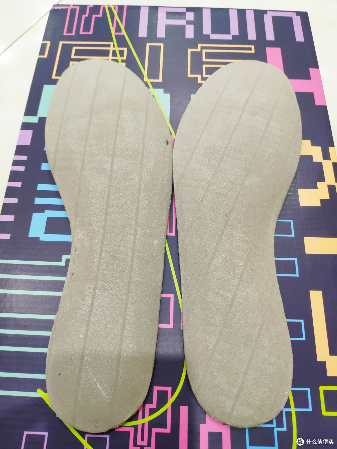鞋垫背面