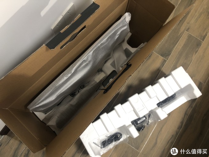 第一台显示器,华硕TUF Gaming VG27AQ 27寸2K显示器开箱