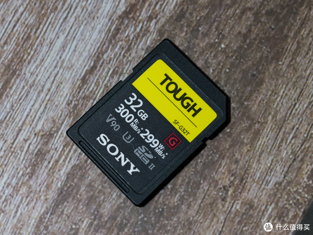 哪种存储卡适合SONY A7RM4微单相机？测了7张SD卡后终于有了答案 视频评测