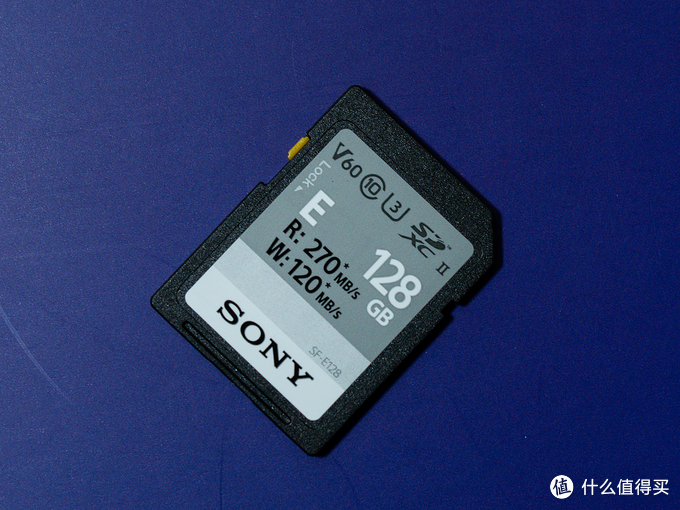 哪种存储卡适合SONY A7RM4微单相机？测了7张SD卡后终于有了答案 视频评测