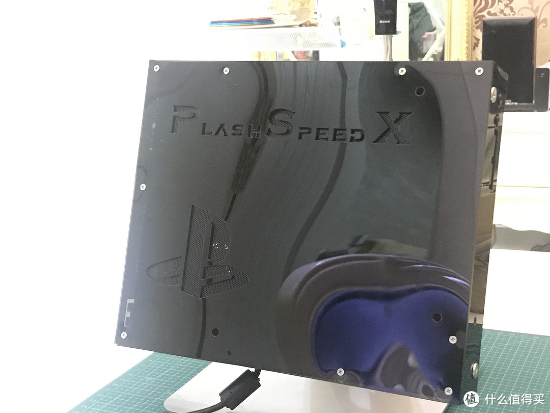 正面图，Plash Speed的最新版X型哦，PS的logo也是可以进出风的，方便散热