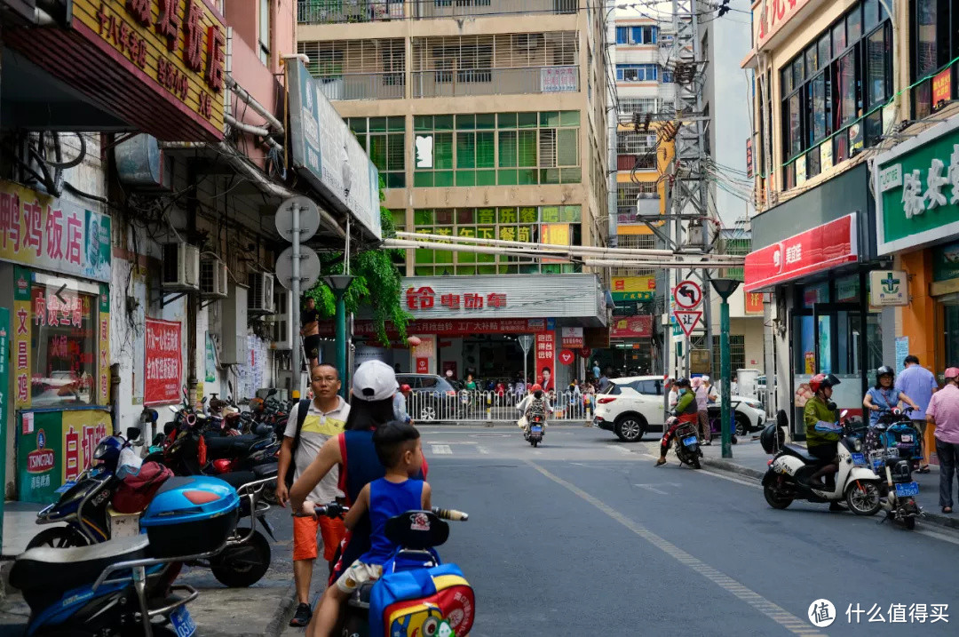 现场探店 | 海南免税店的价格，真的堪比拼多多吗？