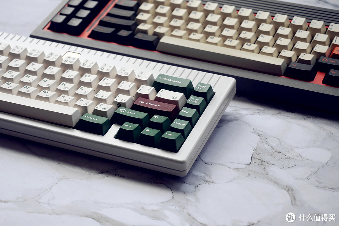 这套键帽顶三把ikbc？—GMK Camping R2二色键帽开箱体验