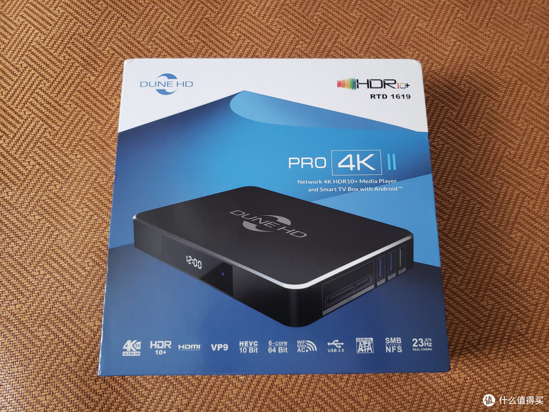 盒子正面，写了HDR10+的支持和RTD1619处理器，还有其它一些参数。