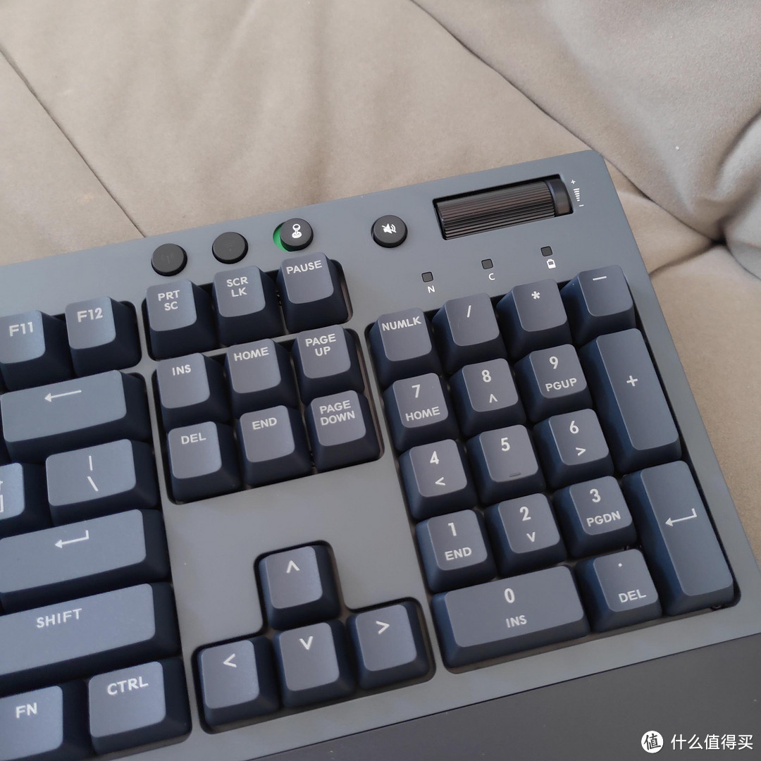 20多年后属于自己的第一把机械键盘 朴素的TT G521
