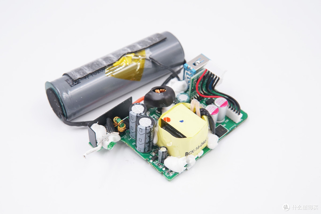拆解报告:ANKER安克PowerCore III Fusin 5K二合一充电器A1624