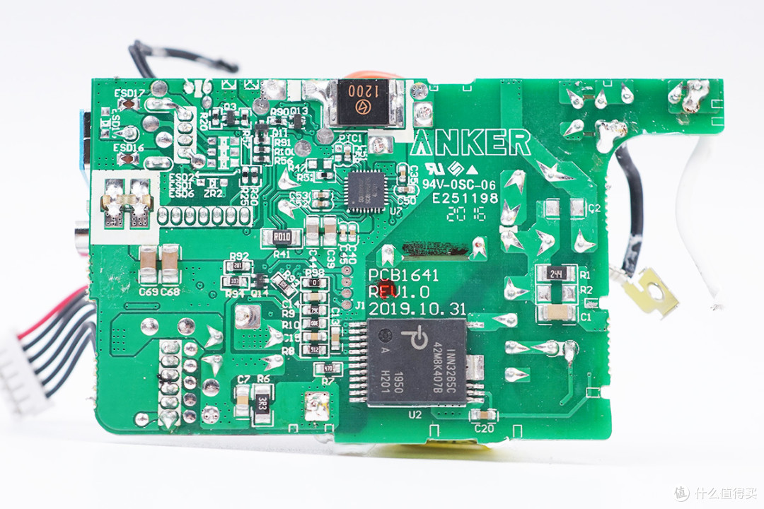 拆解报告:ANKER安克PowerCore III Fusin 5K二合一充电器A1624