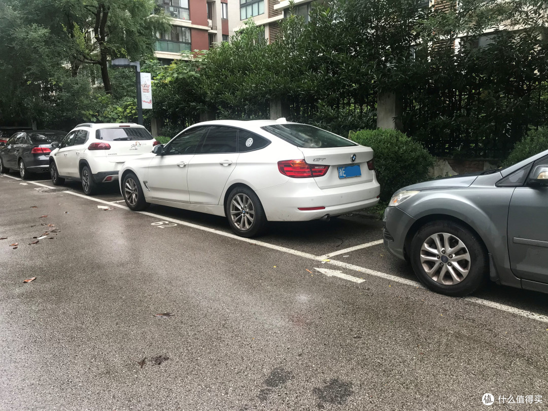 这个车也四年多了，开下来没啥大毛病，除了配置低，也就出保前去店里换了个升窗器，免除后顾之忧