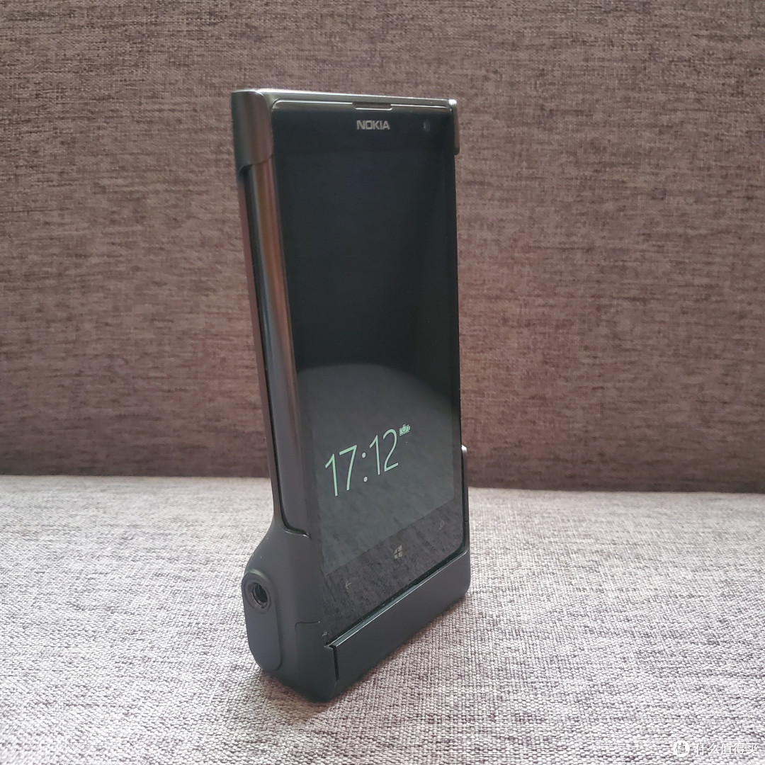 白花250元不懂玩的诺基亚1020