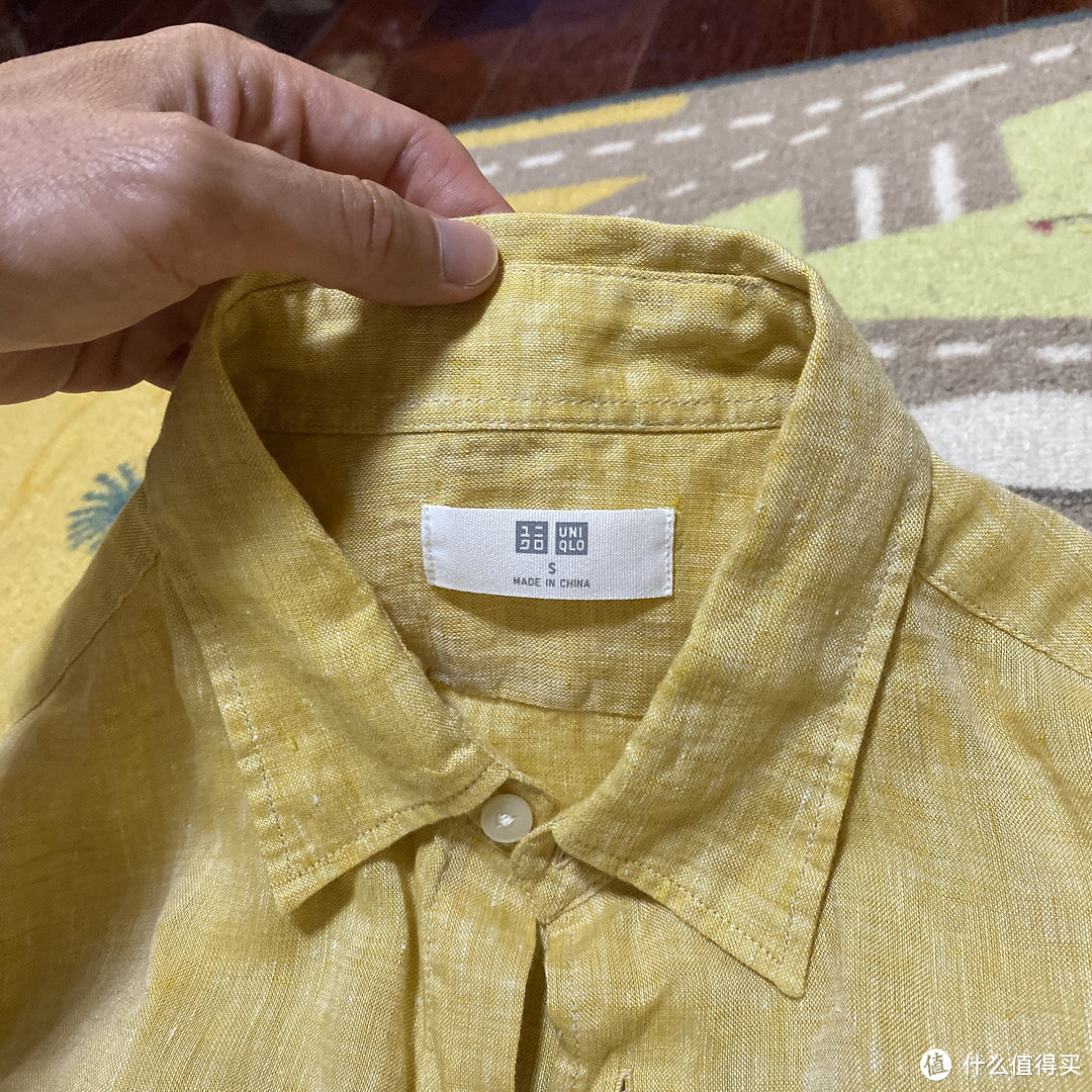 屎黄色还不错!59块抄底的优衣库亚麻衬衫