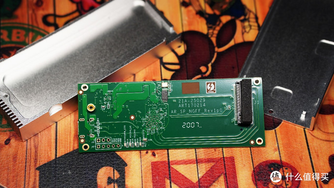 雷电3硬盘盒能保证SSD的最高读写速度吗？这里搭配技嘉万元主板做了个实际测试
