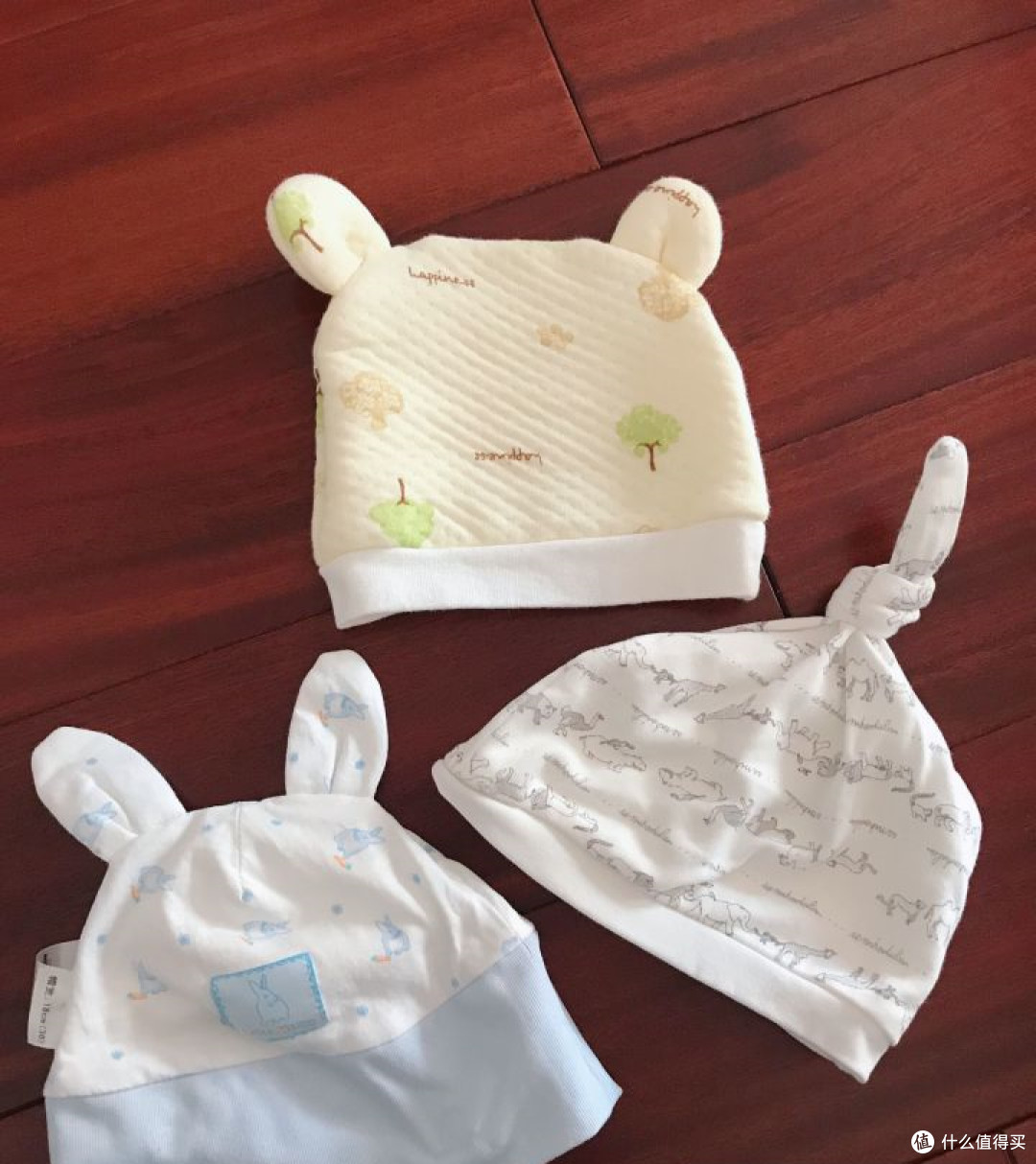 新生儿帽子是有头围尺寸的，买的时候要和导购说清楚是“新生儿使用”的