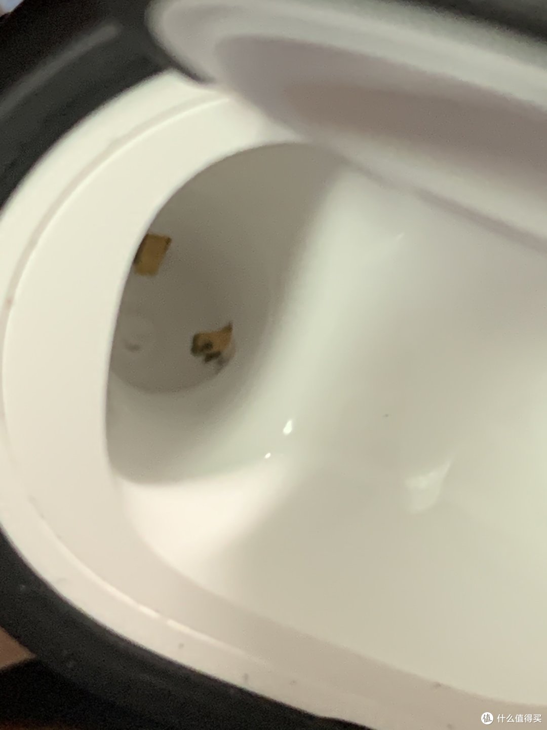 看到那个黑点了没,因为汗水造成触点接触不良