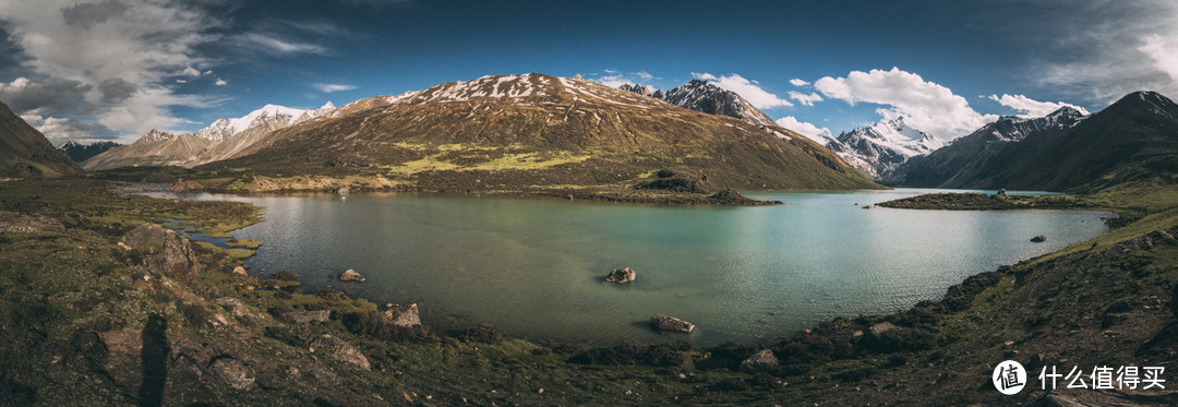 绿度母湖全景