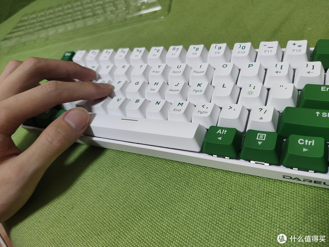 【水栽竹】键盘中的小清新，小巧出众Dareu 达尔优绿野EK861有线/蓝牙双模61键机械键盘
