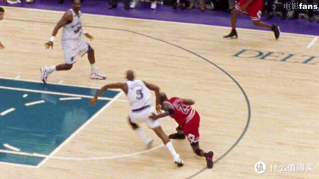 NBA历史上最有统治力的“篮球之神”-这部纪录片带你回顾23年前的迈克尔乔丹和他的公牛王朝