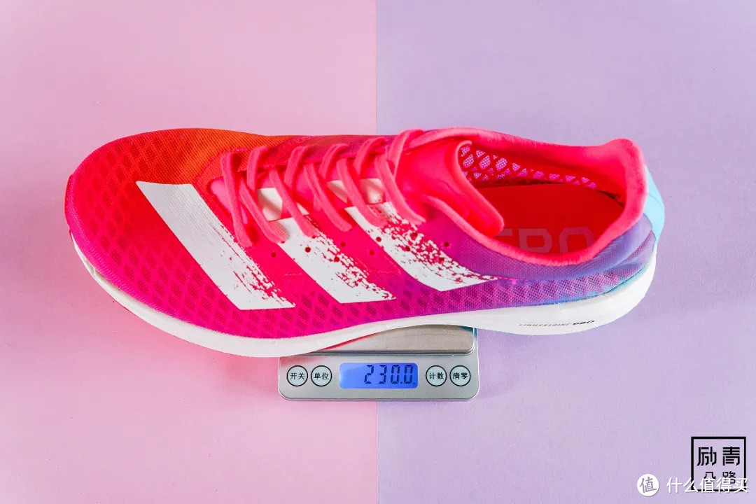 厚底的adidas碳板跑鞋,你受得了吗?