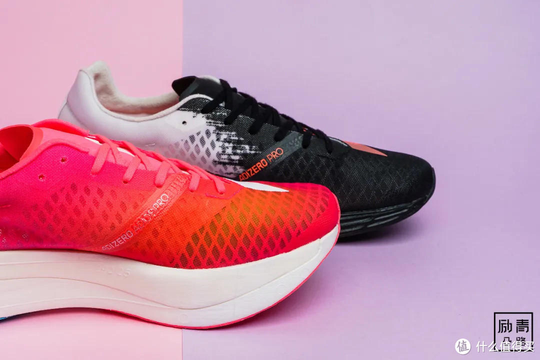 厚底的adidas碳板跑鞋,你受得了吗?