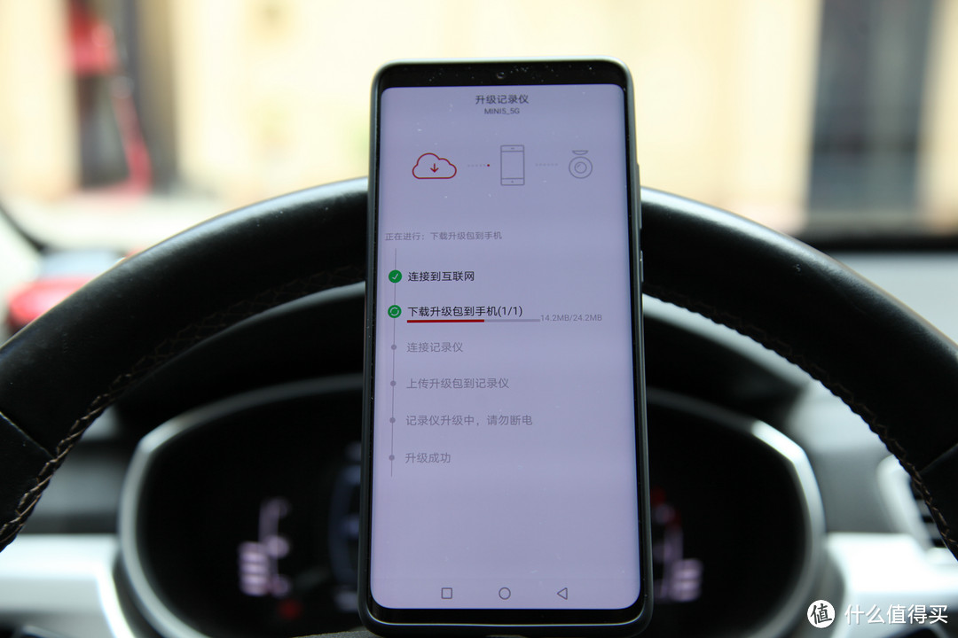 行车记录仪怎么选？4K高清的盯盯拍MINI5，支持手机远程在线预览