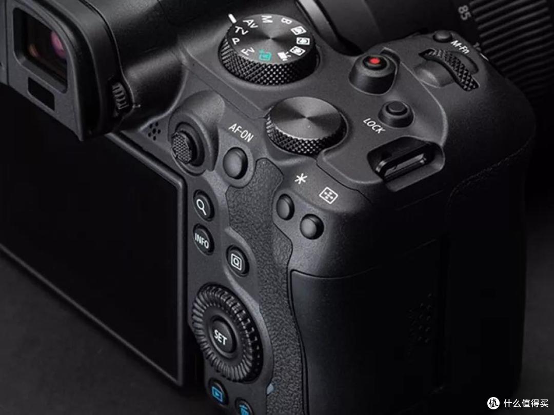 EOS R5的小弟R6上手体验,价格低一档,表现怎么样?