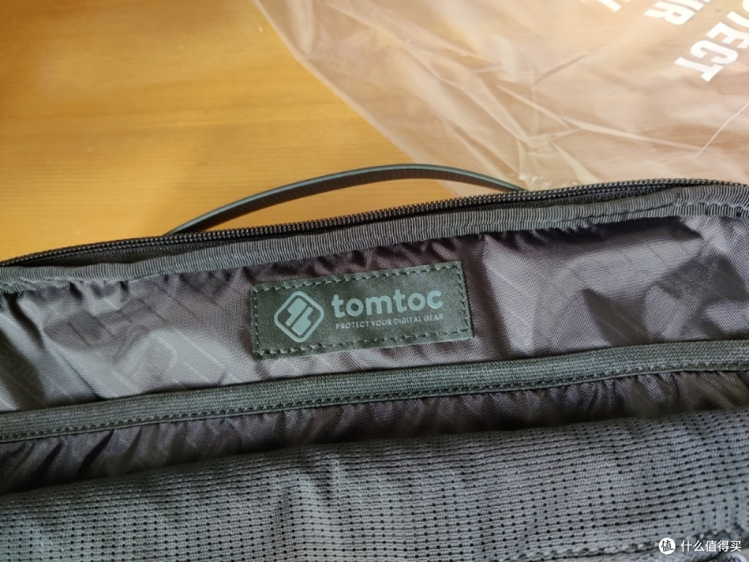 tomtoc单肩11寸数码收纳包(自己当做通勤包)详细评测