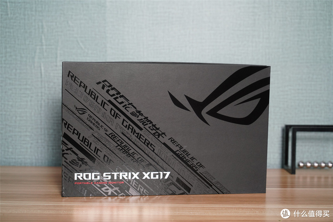 全球首款240Hz+3ms电竞便携显示器，ROG XG17AH评测