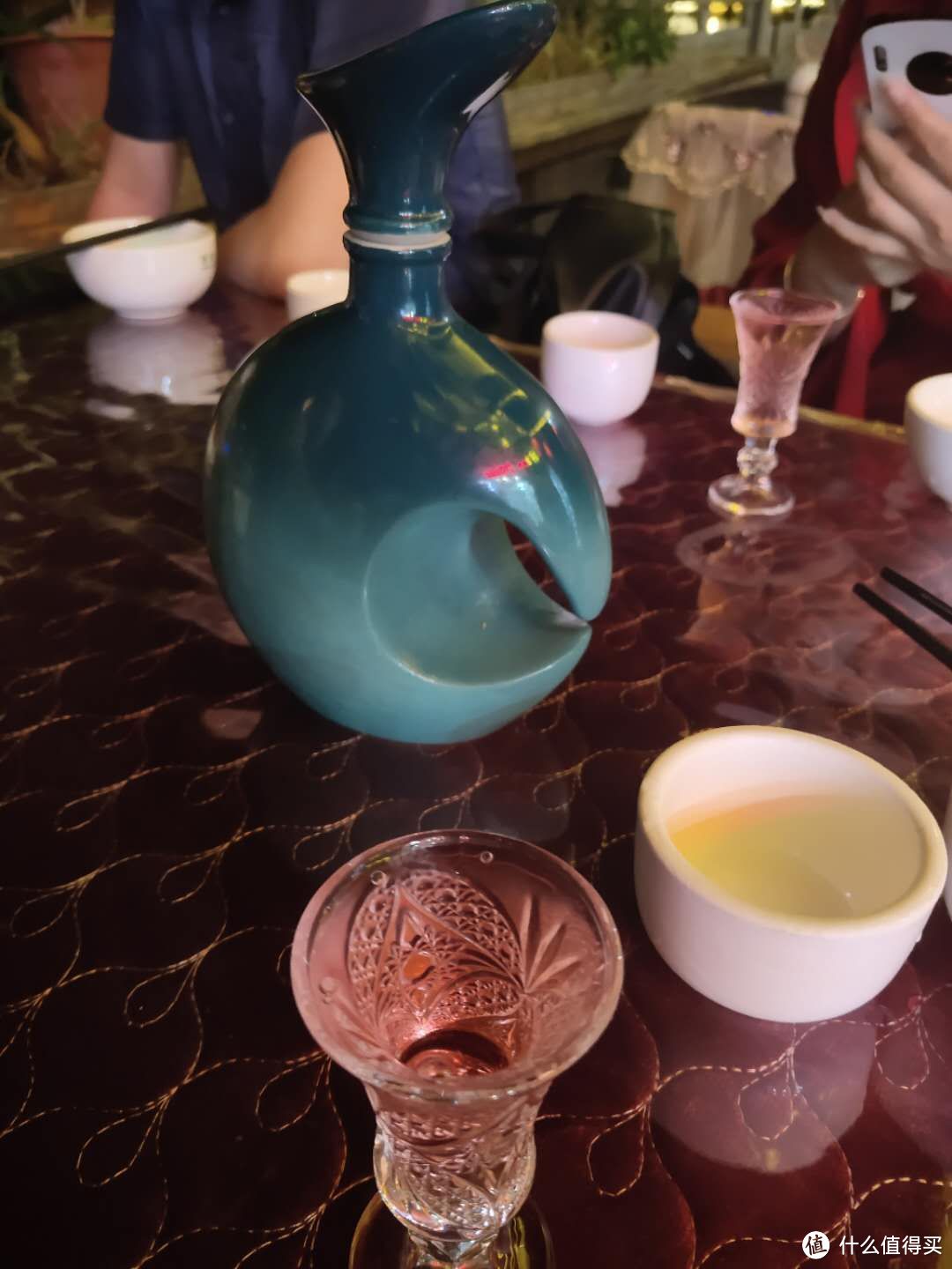 二两桃花酿作酒，万杯不及你温柔