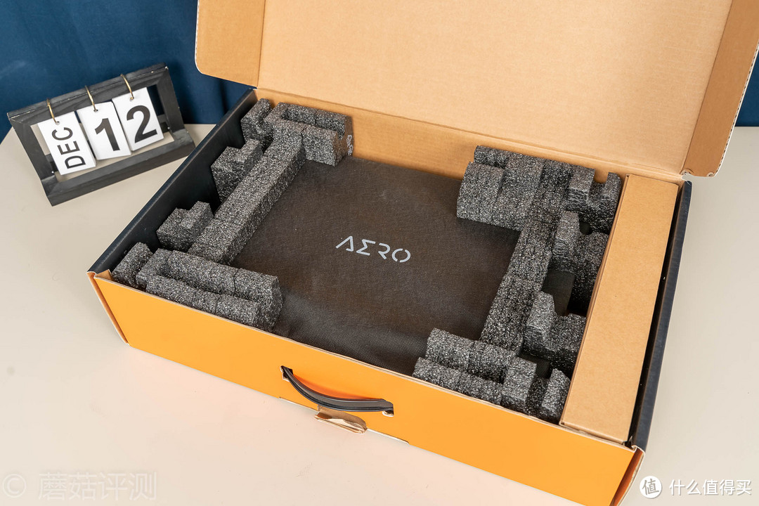 买前生产力,买后打游戏!技嘉GIGABYTE AERO 17轻薄创意设计游戏本 深度评测