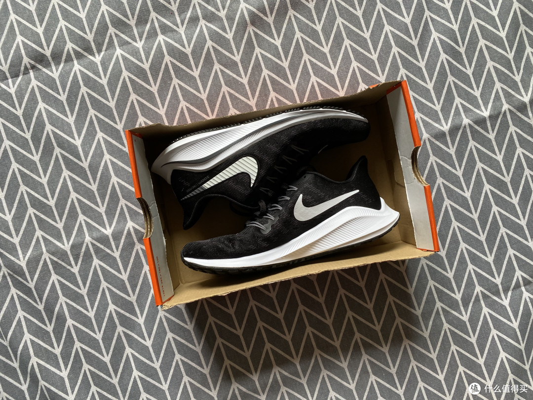 399捡漏的NIKE AIR ZOOM VOMERO 14