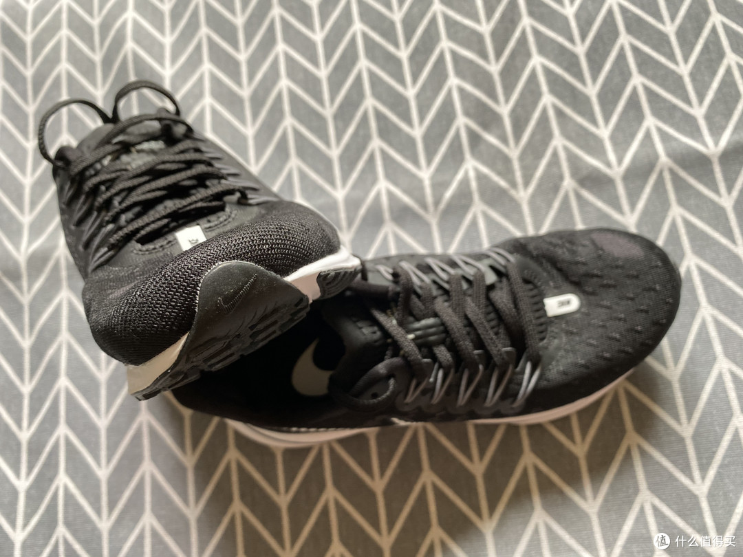 399捡漏的NIKE AIR ZOOM VOMERO 14