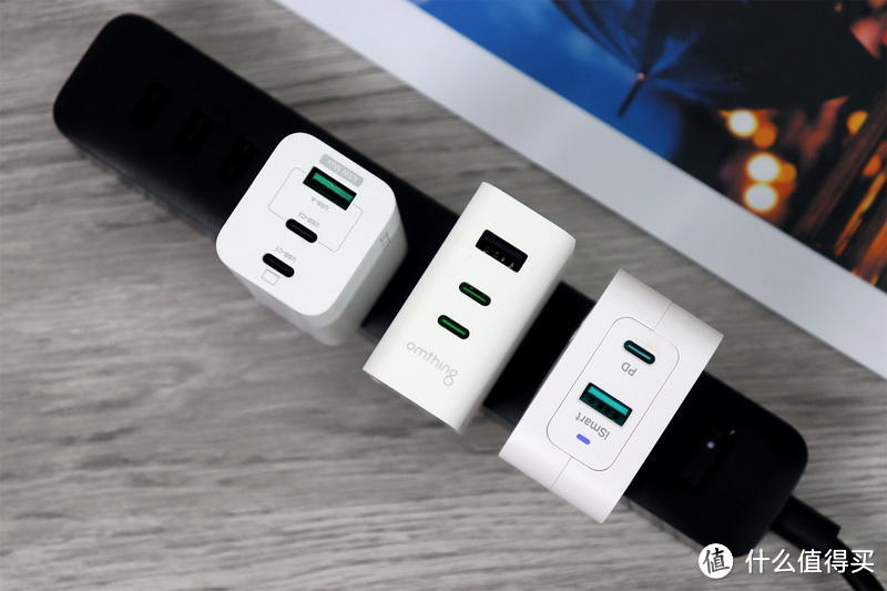 多送1根线,交个好朋友?omthing氮化镓2C1A 65W PD充电器体验