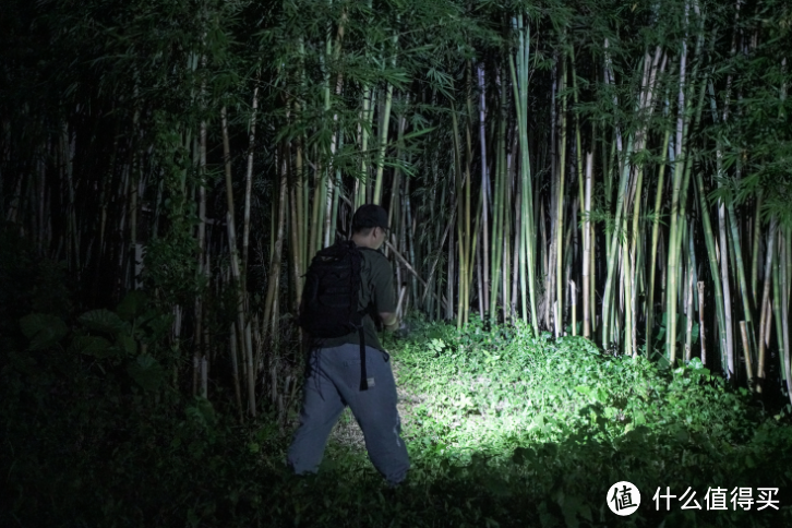 1000流明能量炮，驱散黑夜的恐惧——纳拓户外六合一雷鸣手电，一个驴友的真实体验