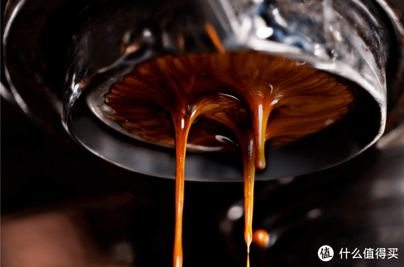 浓缩咖啡液有丰富的油脂