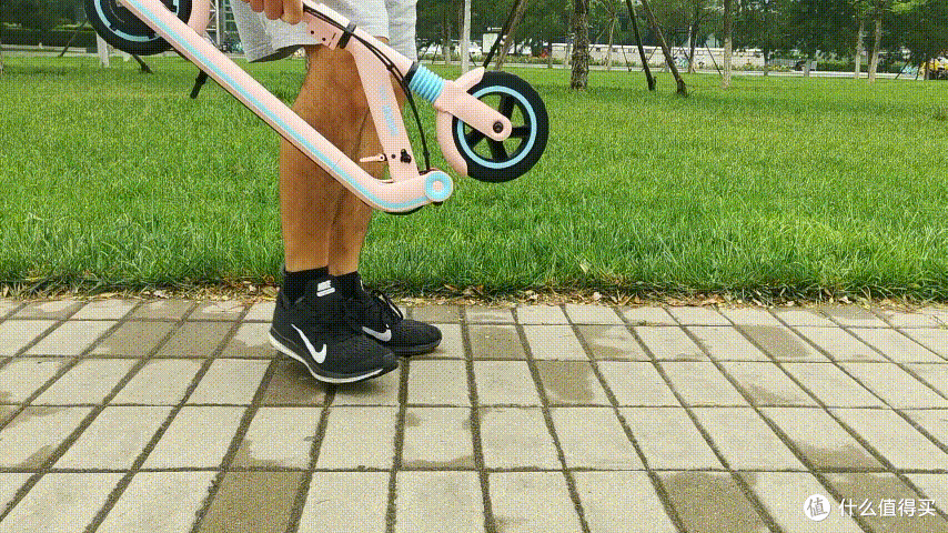 解锁滑板车新玩法, Ninebot九号儿童电动滑板车E8,开启孩子假期