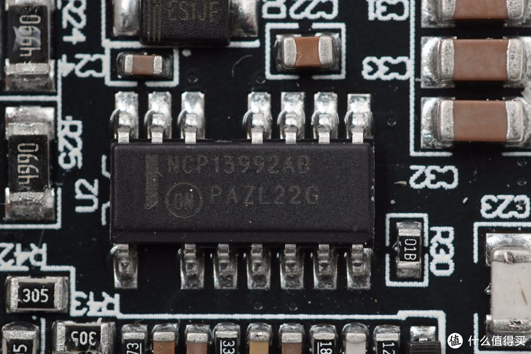 拆解报告：Baseus倍思2C1A 120W氮化镓充电器CCGAN120C