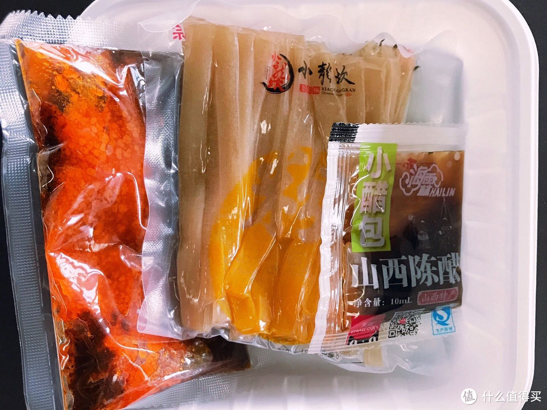 火锅粉、绵阳米粉、兔头、钵钵鸡、军屯锅盔、宜宾燃面...四川美食让你半月飙涨5斤，快买它！