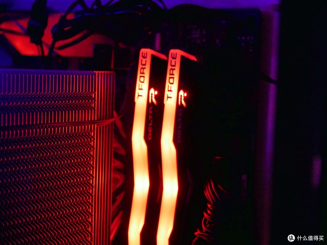 补足 RGB 内存双通道——十铨 DELTA RGB 内存