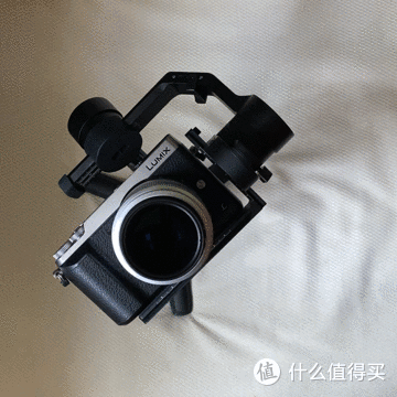GX85反向安装后,盗梦空间时镜头偏移变小。