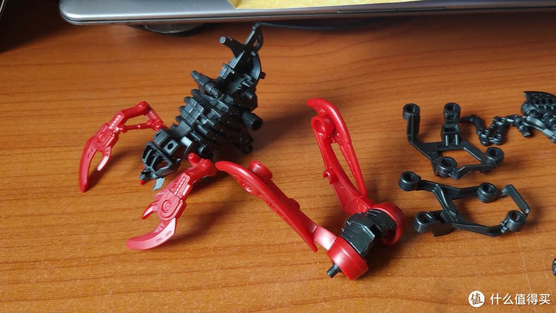 一抹炫目的红色——Zoids Wild 索斯机械兽 ZW04 红蝎兽
