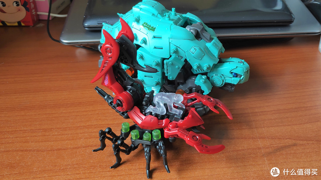 一抹炫目的红色——Zoids Wild 索斯机械兽 ZW04 红蝎兽