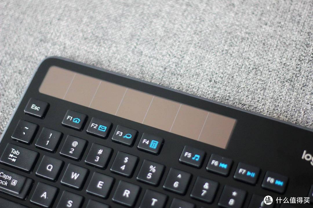 ​纤薄有型的无线太阳能键盘 - 罗技K750评测报告