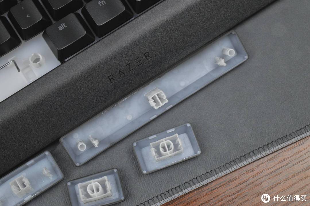 售价399的RGB薄膜键盘:萨诺狼蛛V2上手体验